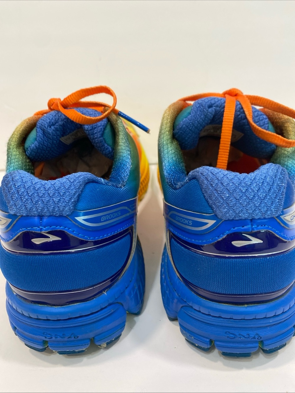 Brooks Ghost 8 Blue Yellow Orange Neon Athletic Running Walking Mens Shoes 9.5 - Picture 6 of 8